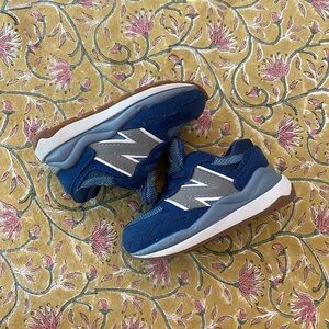 New Balance Kids Navy and Silver Sneakers